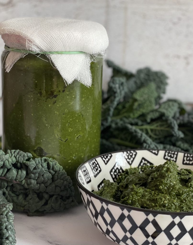 pesto van palmkool in pot