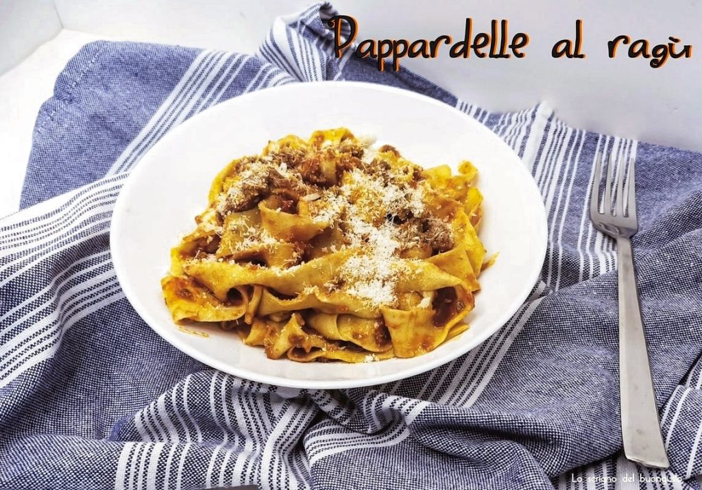 Pappardelle met ragù