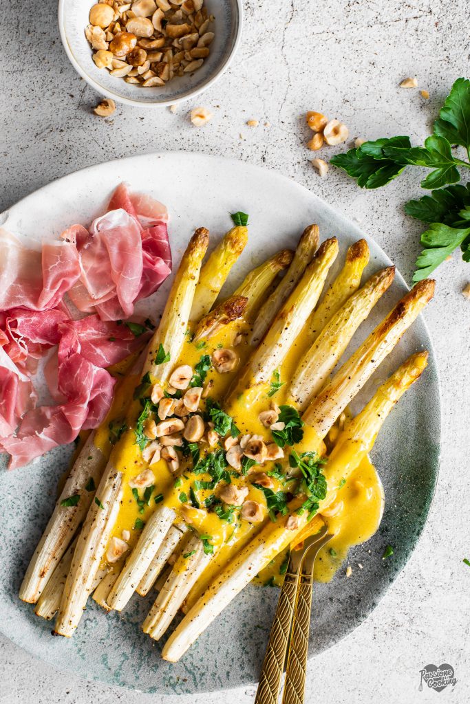 Asperges uit de oven met truffelsaus