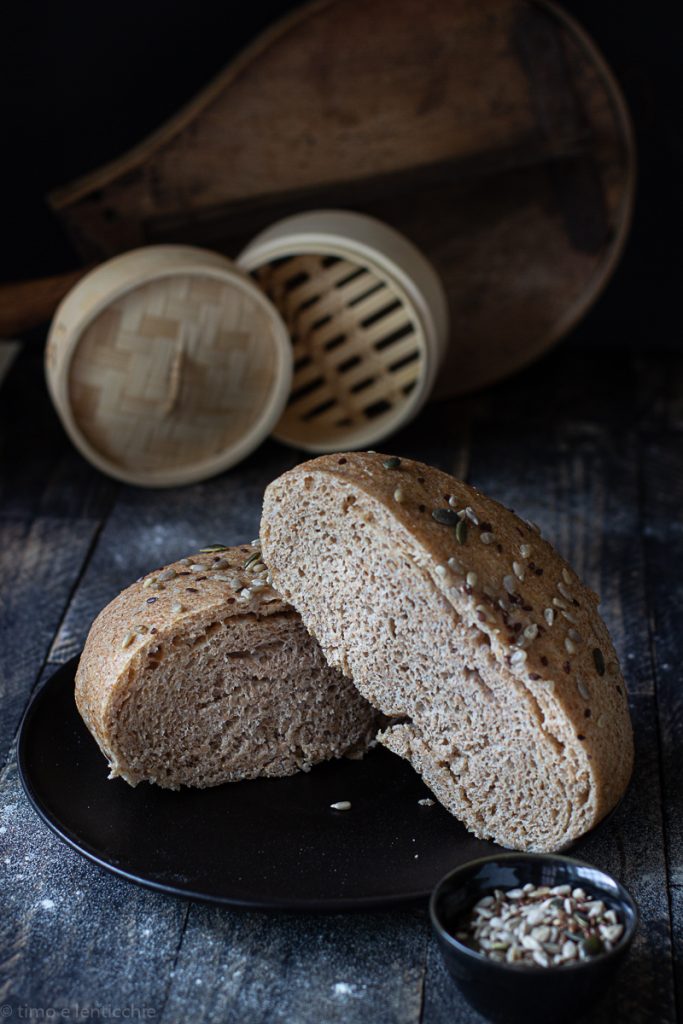 Gestoomd brood met zaden