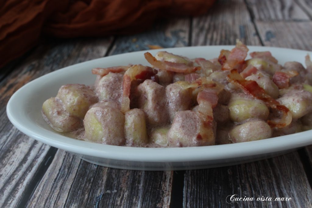 Gnocchi met Sagrantino uit Montefalco Keuken met zeezicht