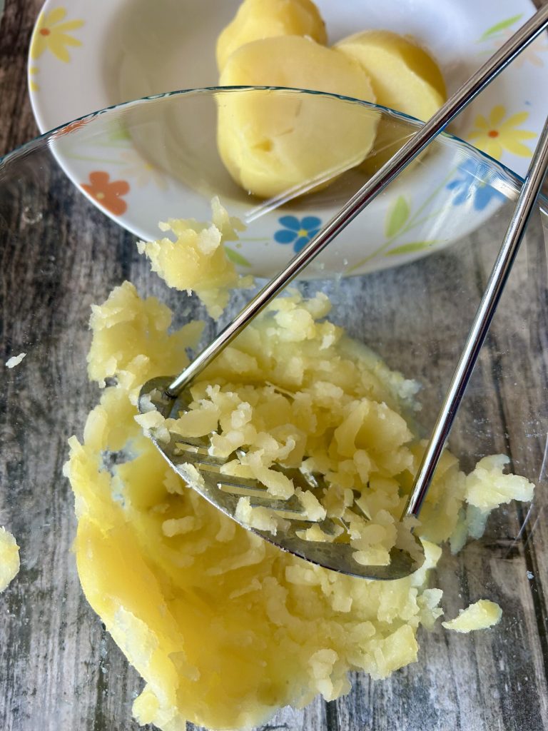 aardappelkroketten voorbereiding aardappelen geplet