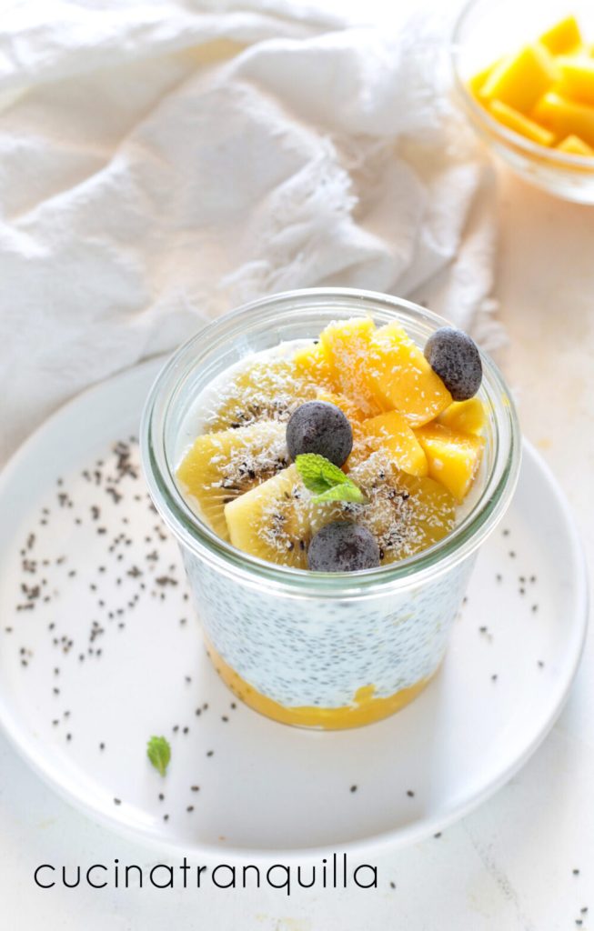 Chia pudding met mango en kiwi