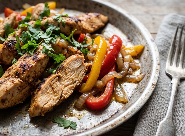 Kipfajitas op de bakplaat