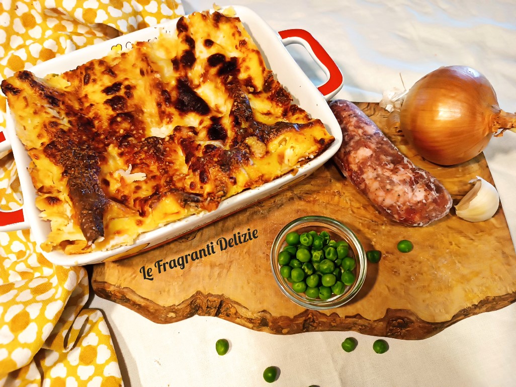 Lasagne met doperwten, paddenstoelen en Italiaanse worst