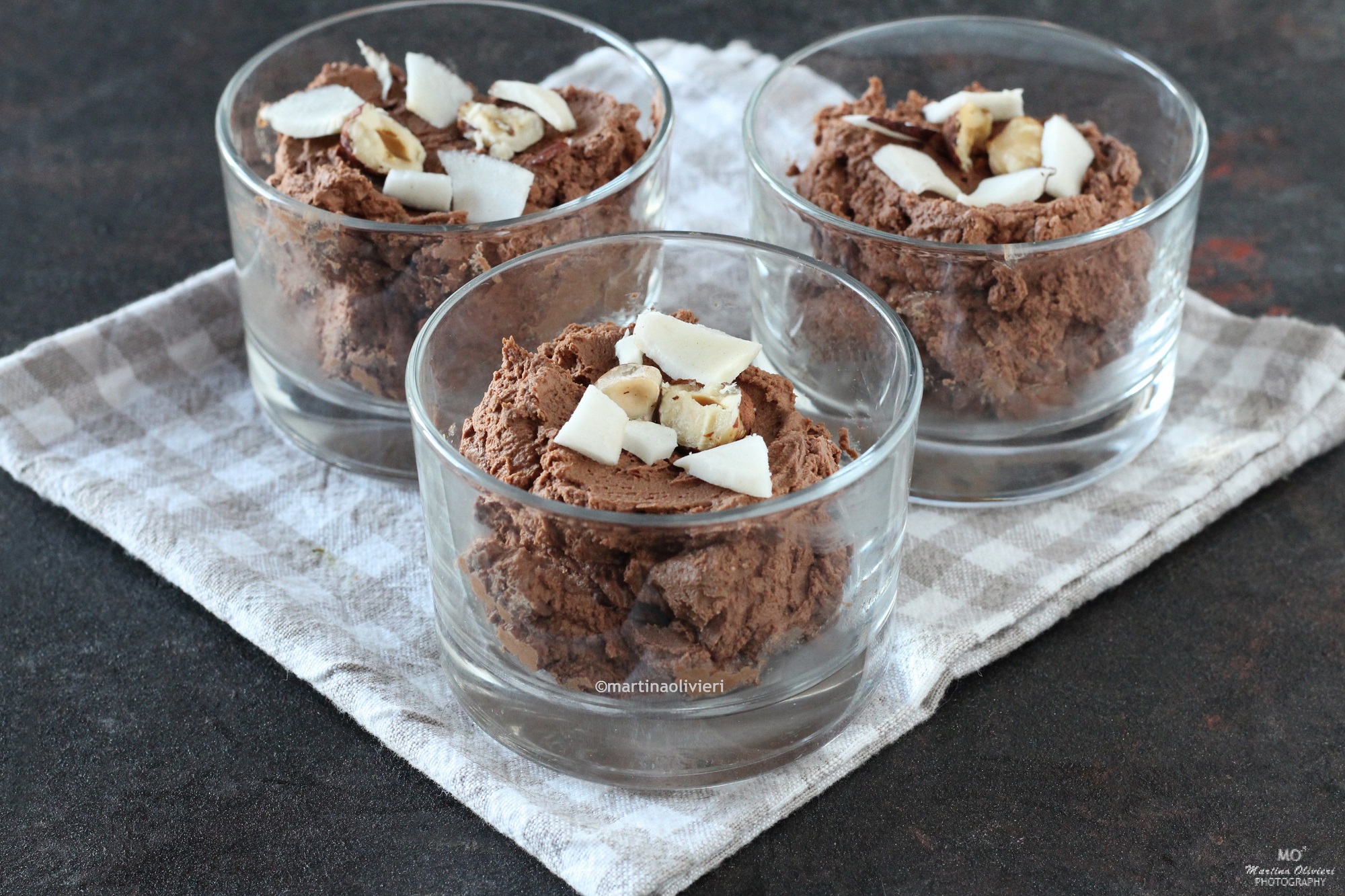 Mousse van kokosmelk en chocolade