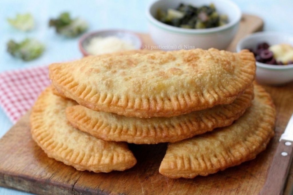 panzerotti veloci con scarole e olive ricetta i pasticcini di Nina