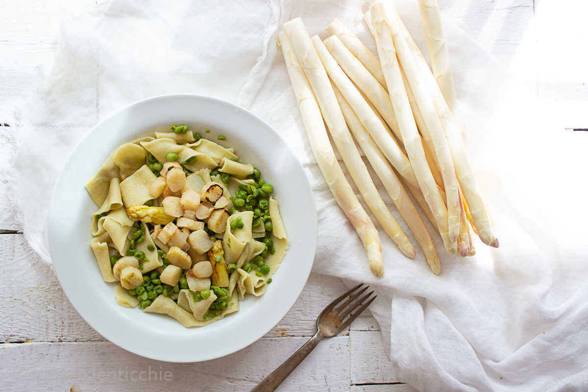 Pappardelle met asperges en erwten