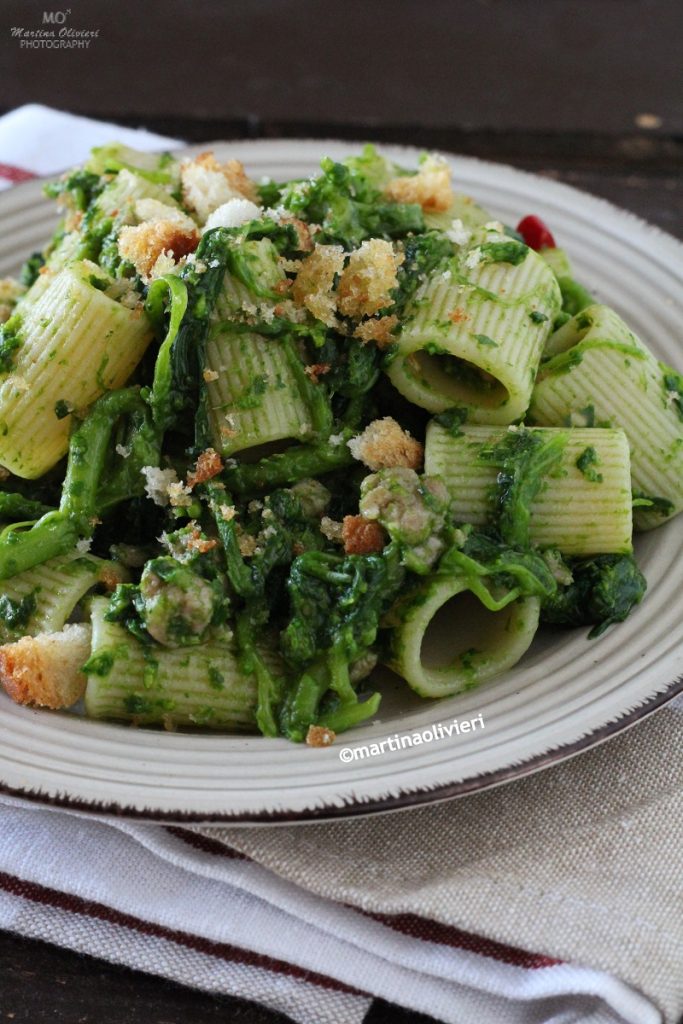 Pasta met raapstelen en saucijzen