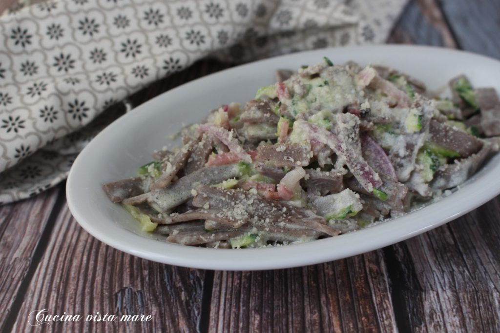 Pizzoccheri courgette en speck Cucina vista mare