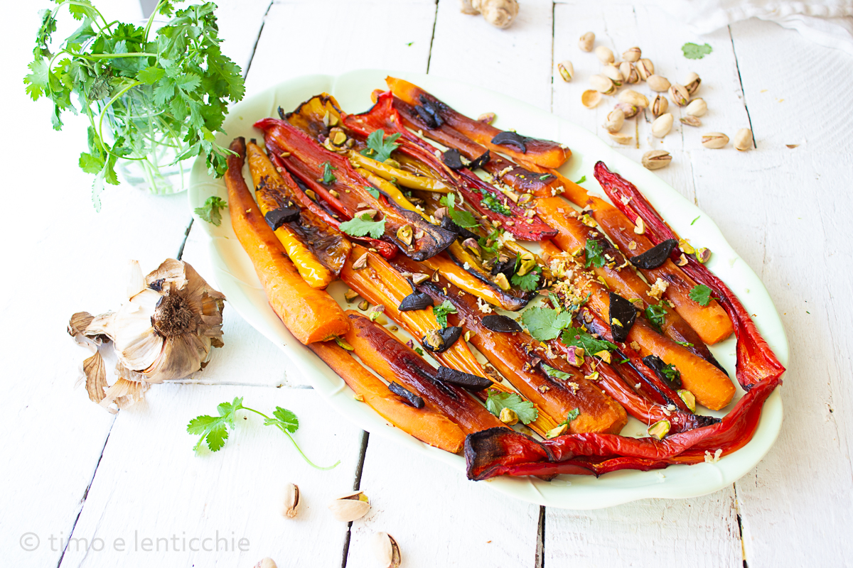 Wortelen en paprika’s met pistachenoten en koriander