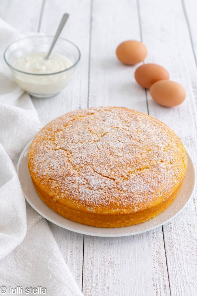 zachte en hoge zelfgemaakte yoghurtcake met rijstmeel zonder boter
