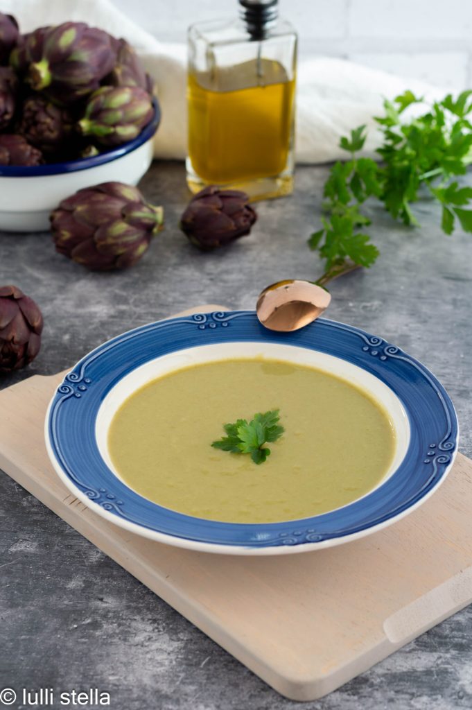 Fluweelachtige artisjokcrème met extra vierge olijfolie