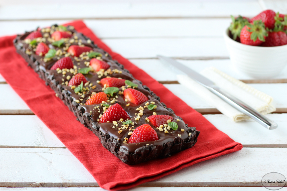 Chocolade- en aardbeientaart zonder bakken