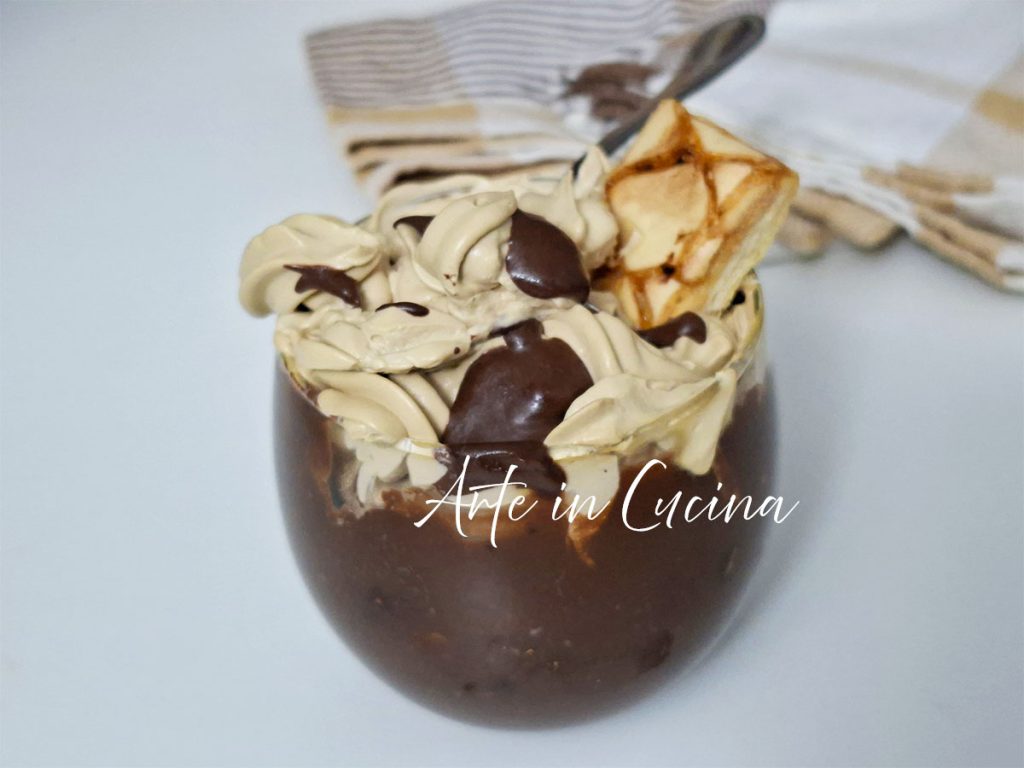 CHOCOLADEKOPJES met koffieroom en yoghurt