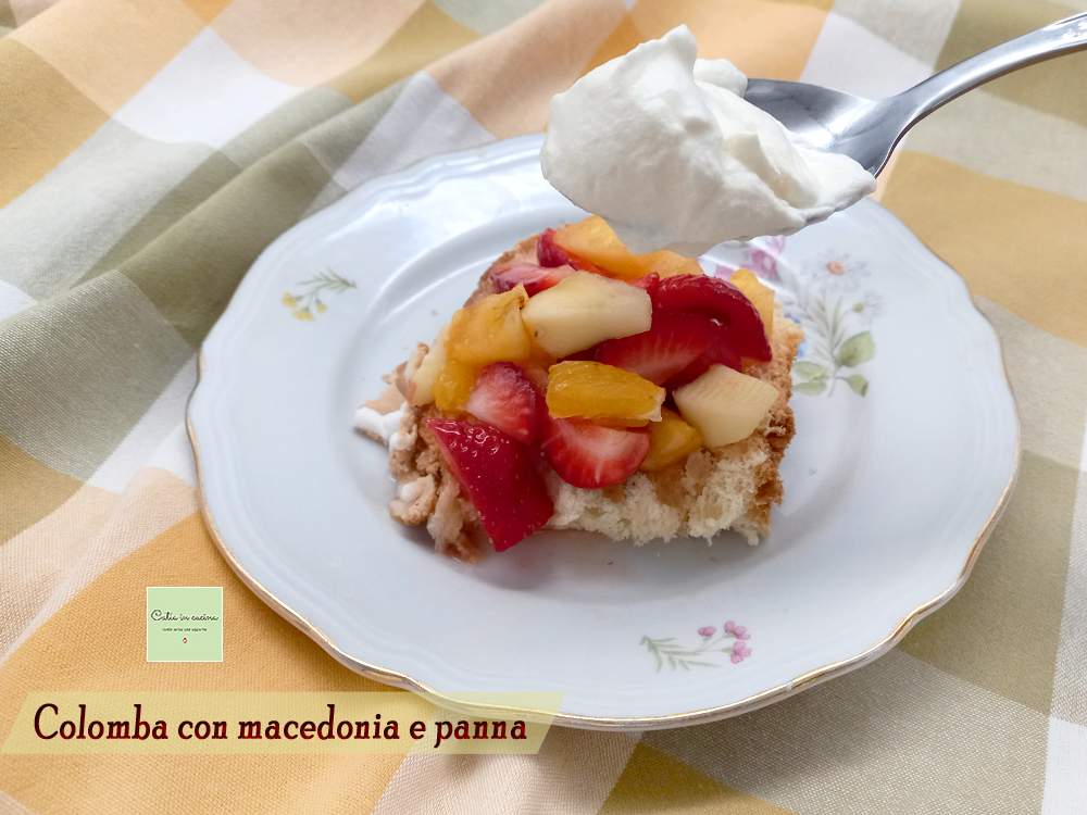 colomba met fruitsalade en slagroom