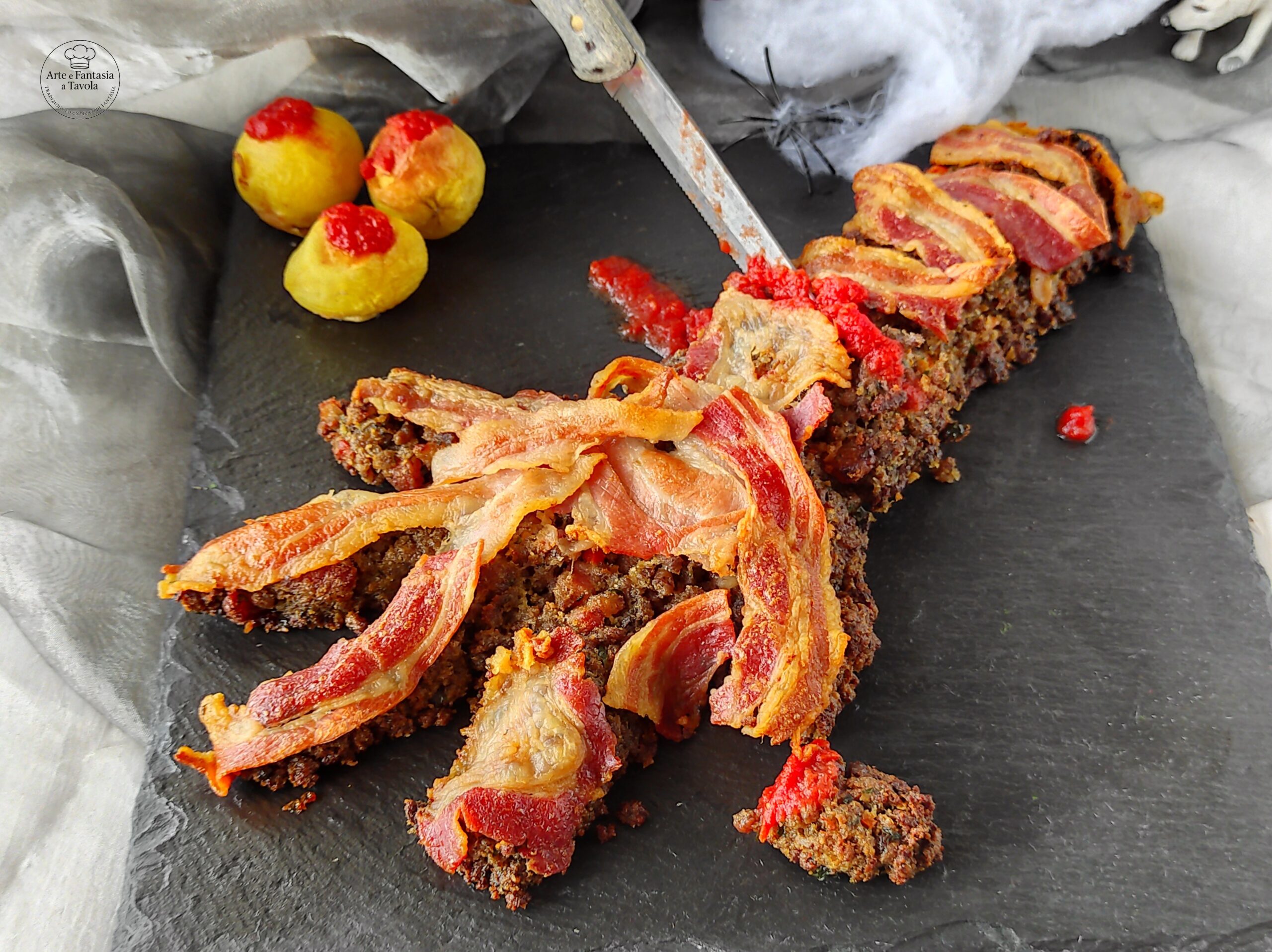 Gehaktbrood van Monsterhand – Eenvoudig en Indrukwekkend Recept voor Halloween 🎃