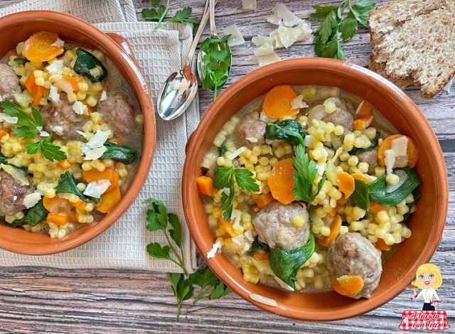 TRADITIONELE ZUPPA MARITATA met gehaktballetjes