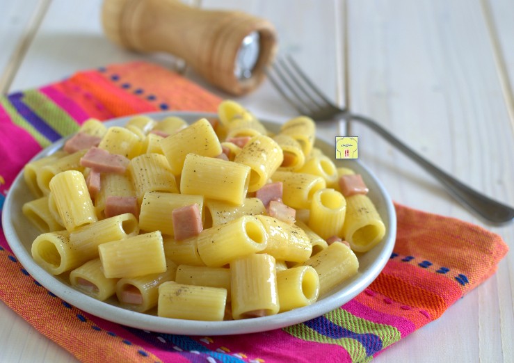 Pasta met mortadella
