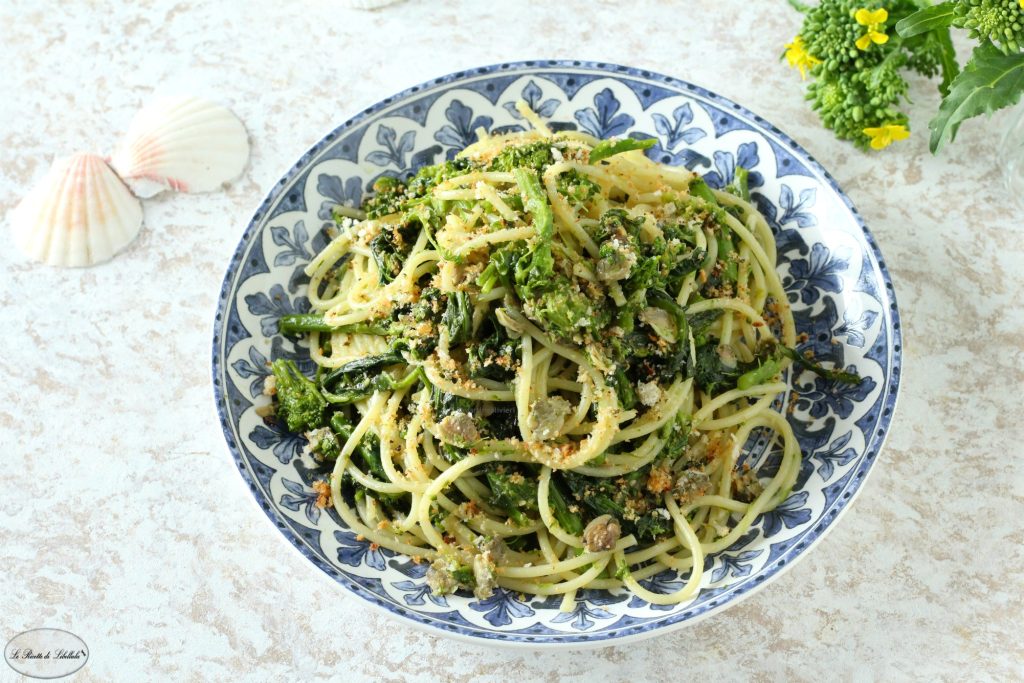 Pasta met raapstelen en venusschelpen