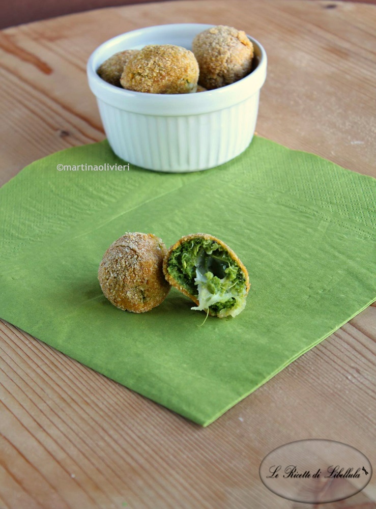 Raapstelenballetjes met hart van scamorza