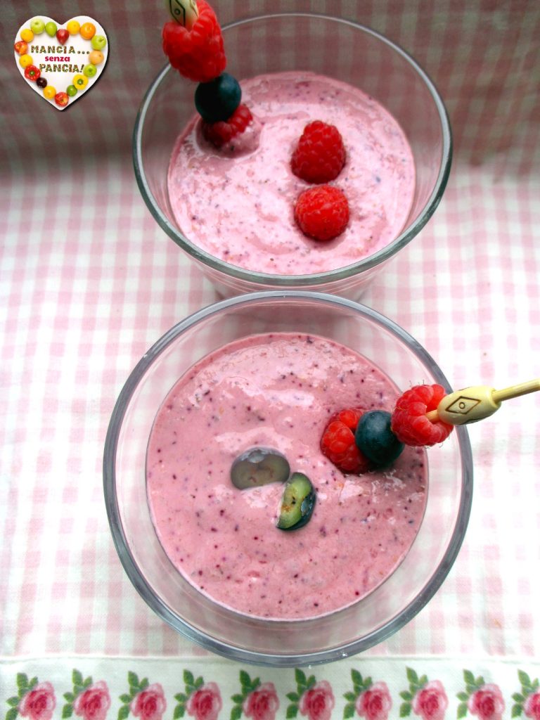 Smoothie bosbessen frambozen en chiazaad, Mangia senza Pancia